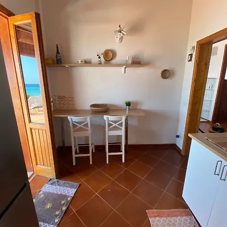 La Casa Sulla Spiaggia: Dimora Elma Reitani Exterior photo
